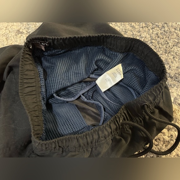 Michael Kors, Men’s Swim Shorts with 7” Inseam, in Black, US Size: Small - Picture 5 of 6